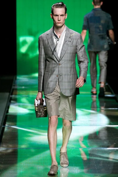 Look 33
